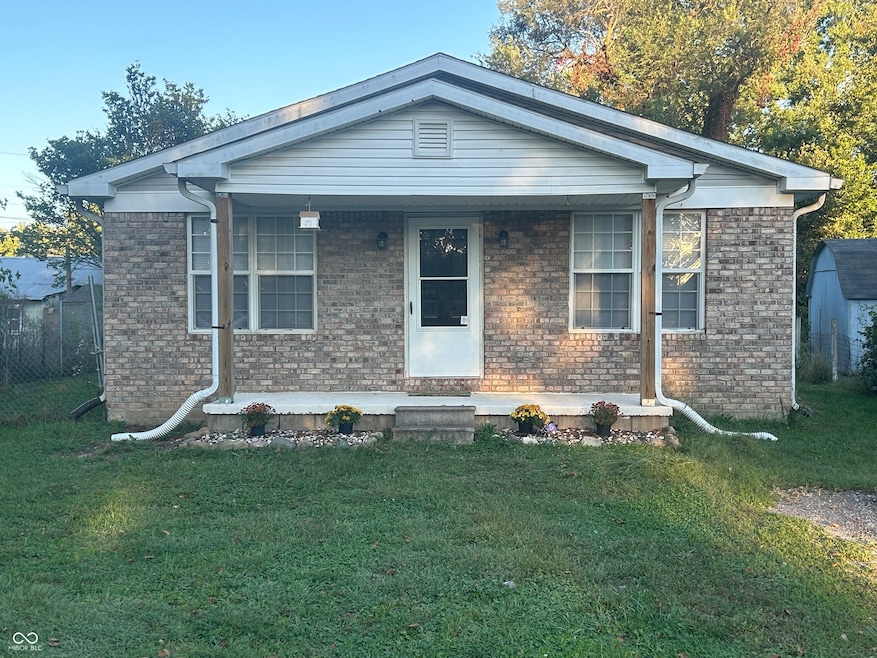 929 S Grant St, Martinsville, IN 46151 - photo 1