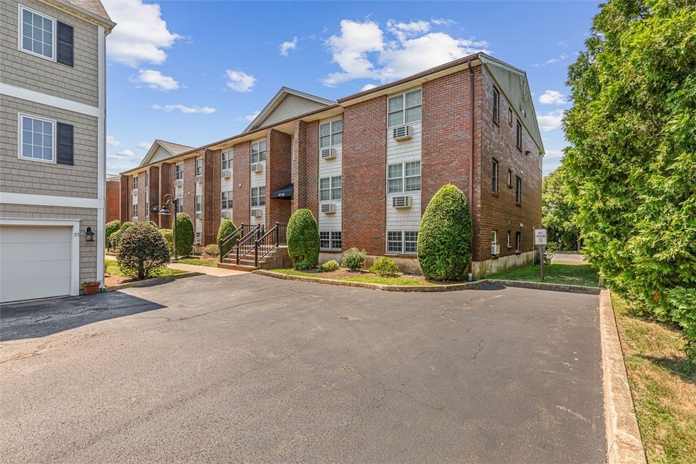 673 Metacom Ave unit 50, Bristol, RI 02809 - photo 1