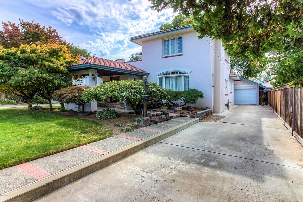 2610 Summitview Ave, Yakima, WA 98902 - photo 1