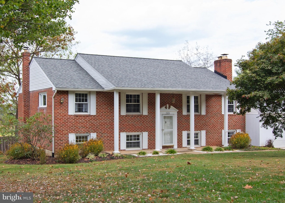 6216 Rolling View Dr, Sykesville, MD 21784 - photo 1