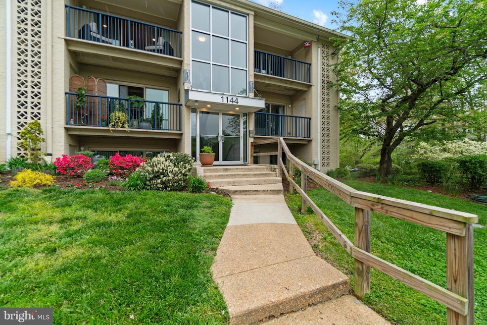 1144 Cove Rd unit 301, Annapolis, MD 21403 - photo 1