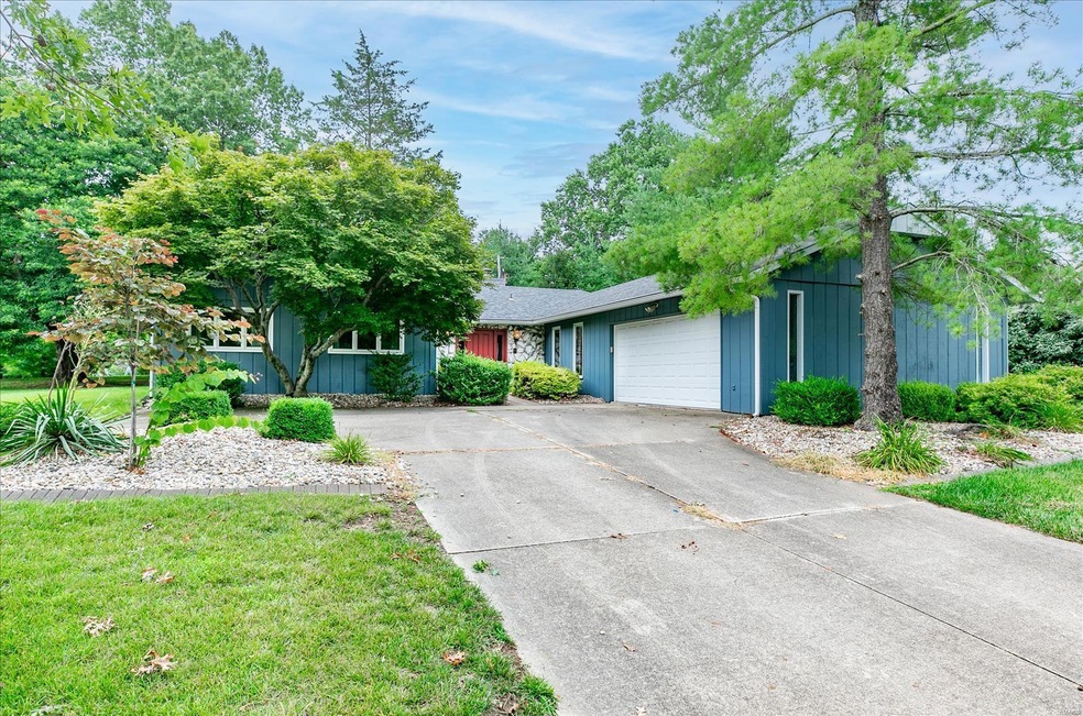 31 Santa Anita Dr, Maryville, IL 62062 - photo 1