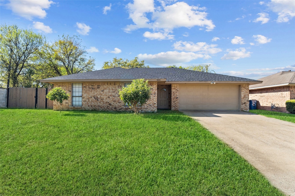 500 Pidgeon Ct, Desoto, TX 75115 - photo 1