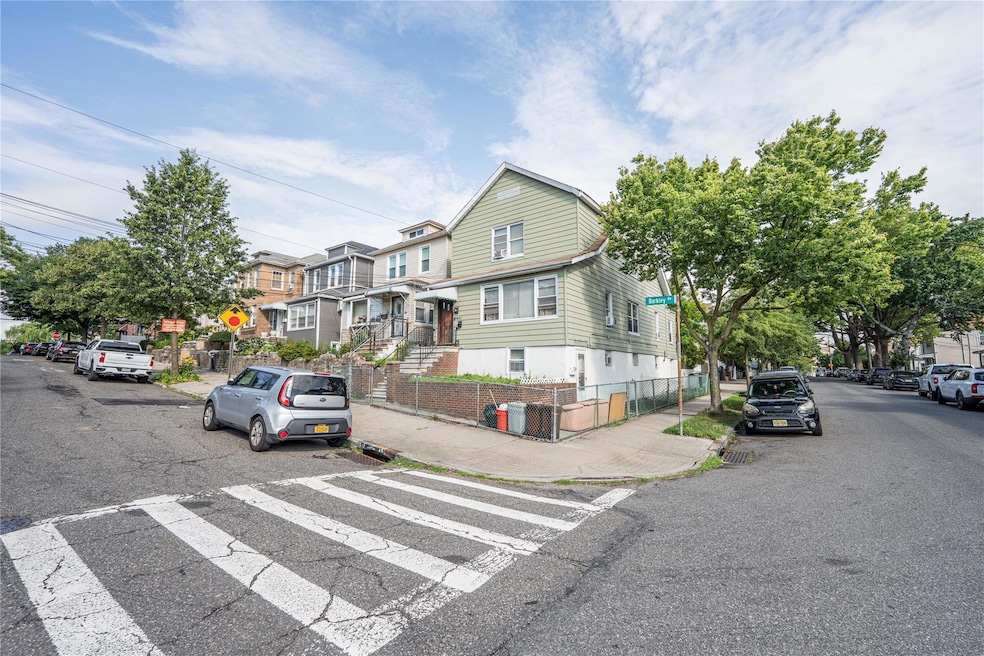 Pending $850,000 • Co-Listing Agent