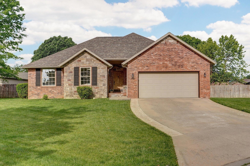 772 E Weller Ct-1