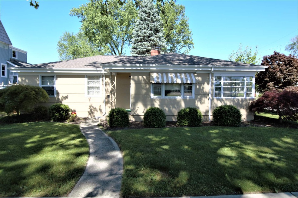 903 S Main St, Auburn, IN 46706 - photo 1