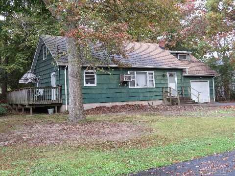 20 Williams Ave, Holtsville, NY 11742 - photo 1