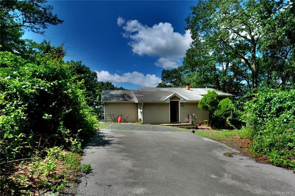 16 Oakwood Trail S, Monroe, NY 10950 - photo 1