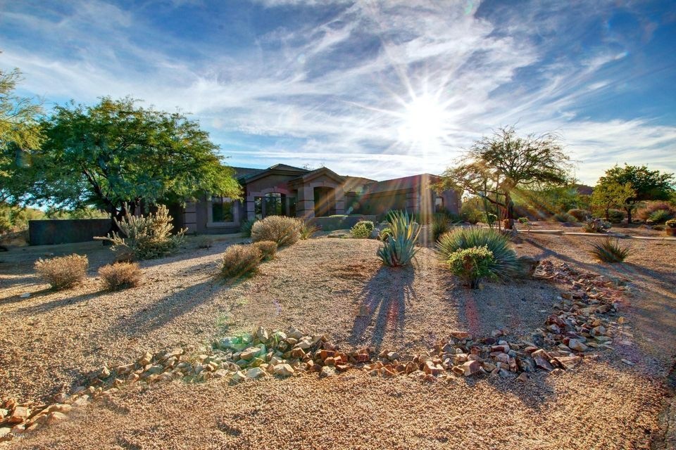 13 E. Sagebrush Dr.