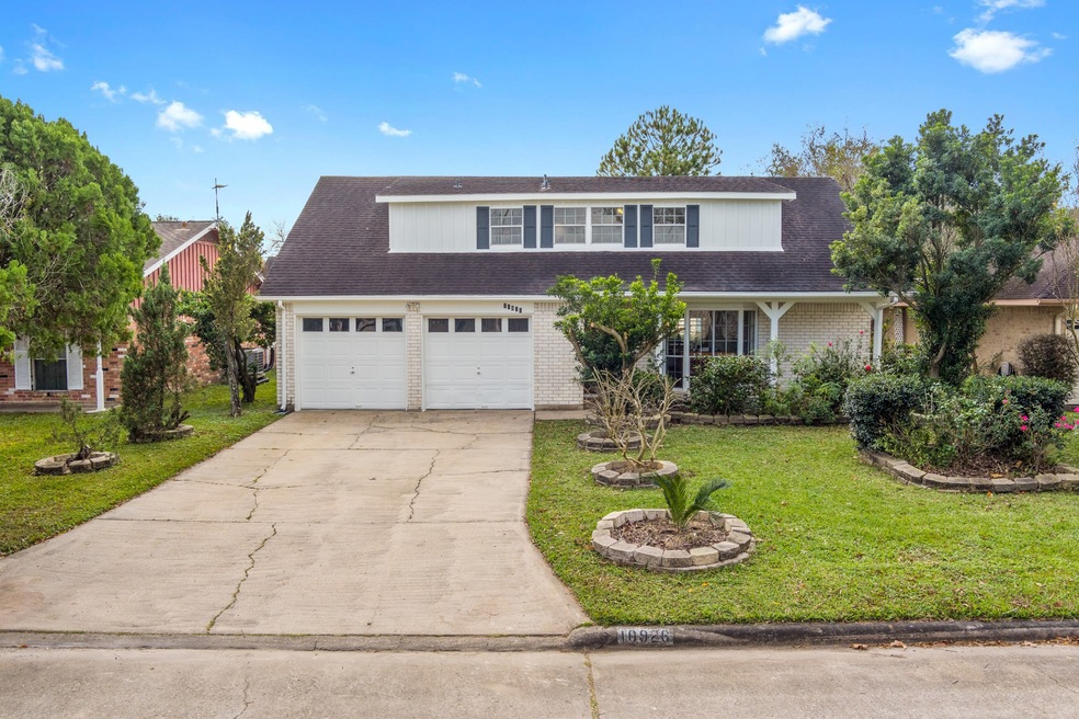 10926 Green Arbor Dr, Houston, TX 77089 - photo 1