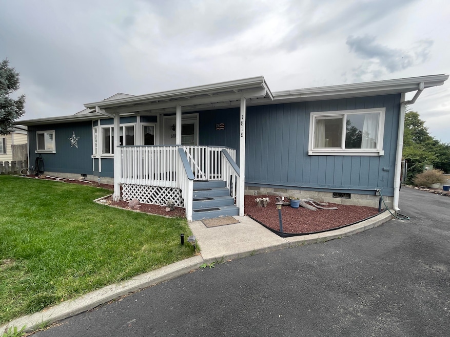 1818 NW Fir Ave, Redmond, OR 97756 - photo 1