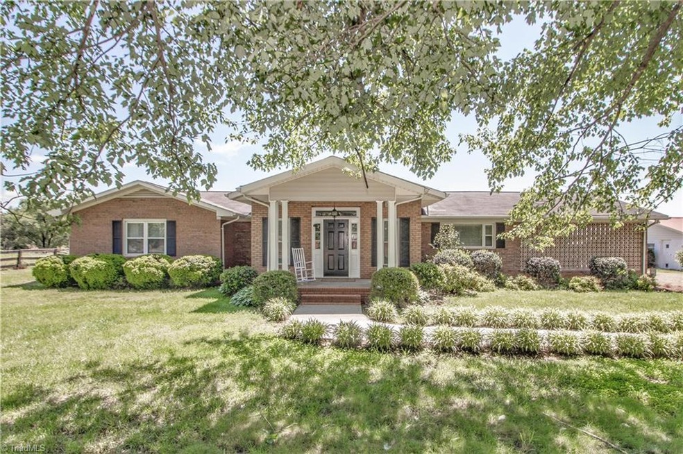 3828 S Chipley Ford Rd, Statesville, NC 28625 - photo 1