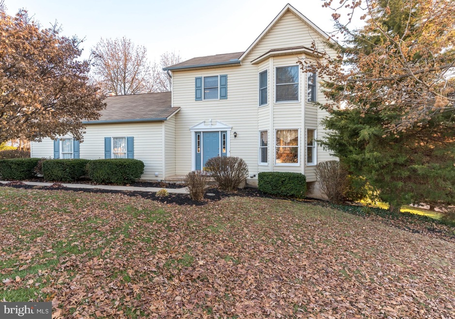 1585 Abbas Ave, Lancaster, PA 17602 - photo 1