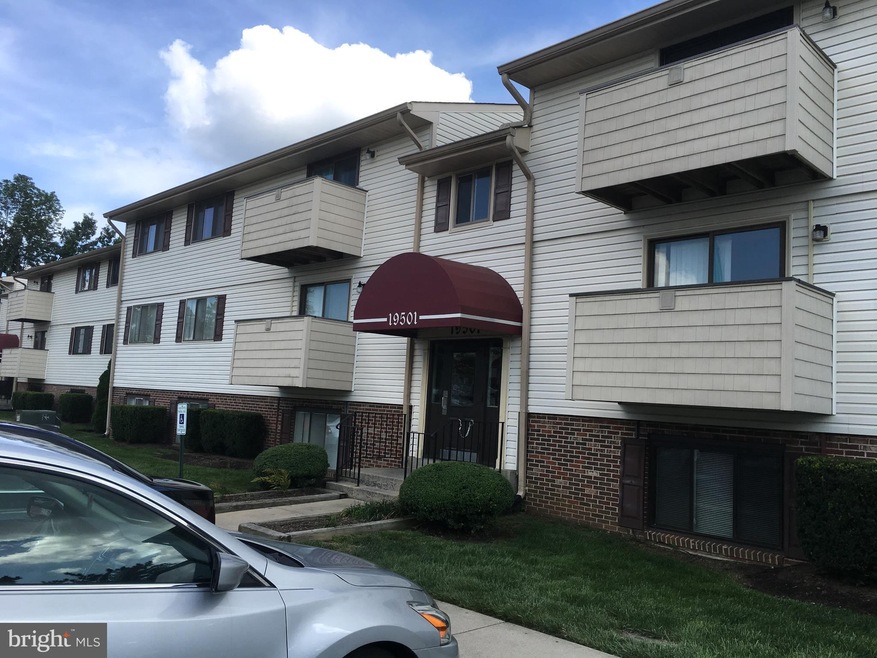 19501 Gunners Branch Rd unit M, Germantown, MD 20876 - photo 1