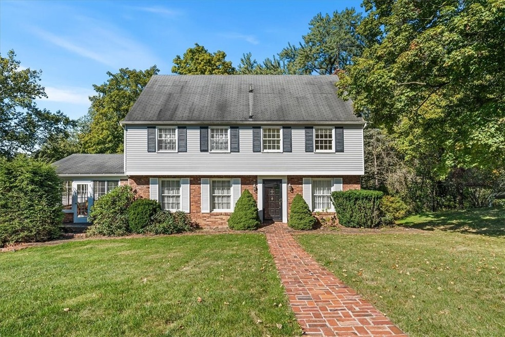 Grand 4 bedroom home in Peters Township Schools.