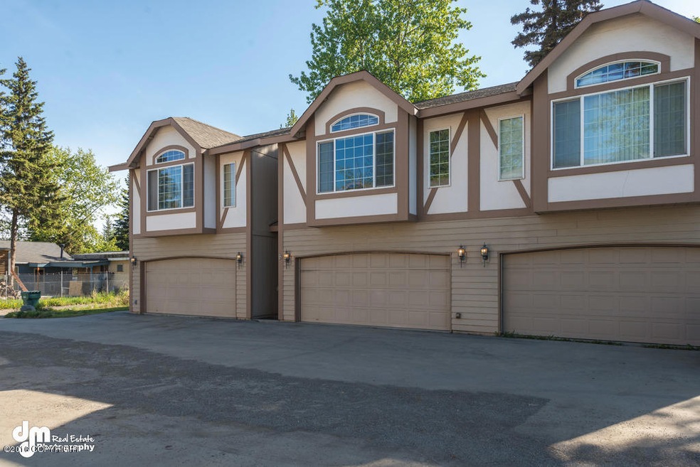 Exterior_8022-SMALL