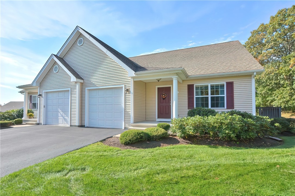 52 Berm Dr unit 52, Cumberland, RI 02864 - photo 1