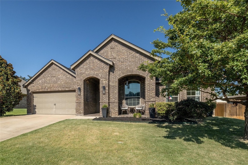 2105 Caroline Dr, Weatherford, TX 76087 - photo 1