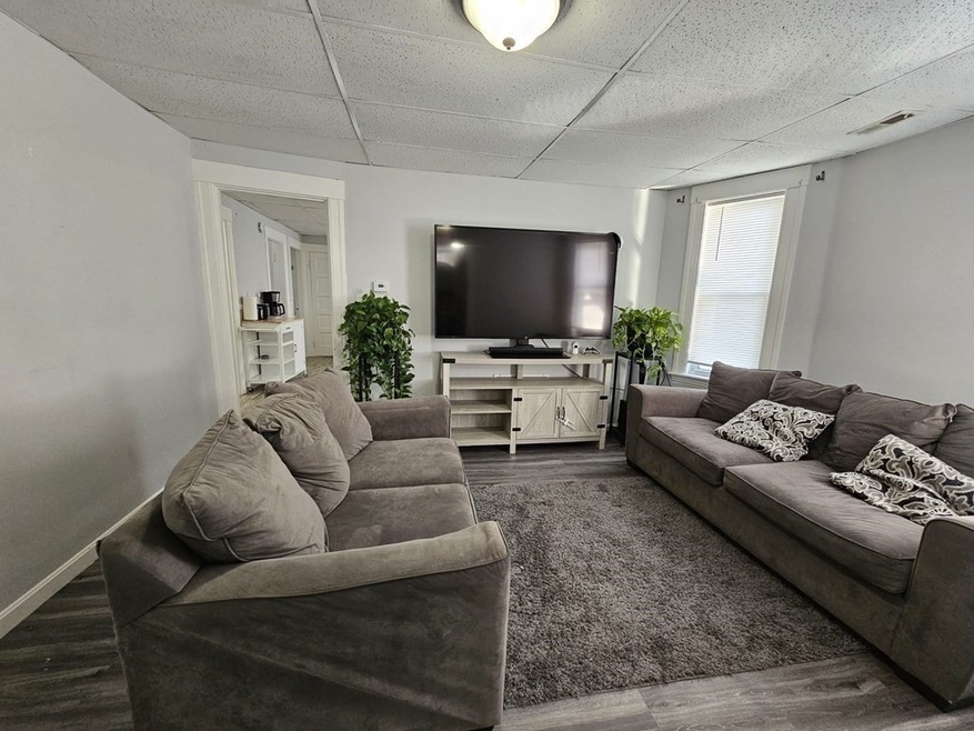 105 Arthur St unit 3, Worcester, MA 01604 - photo 1