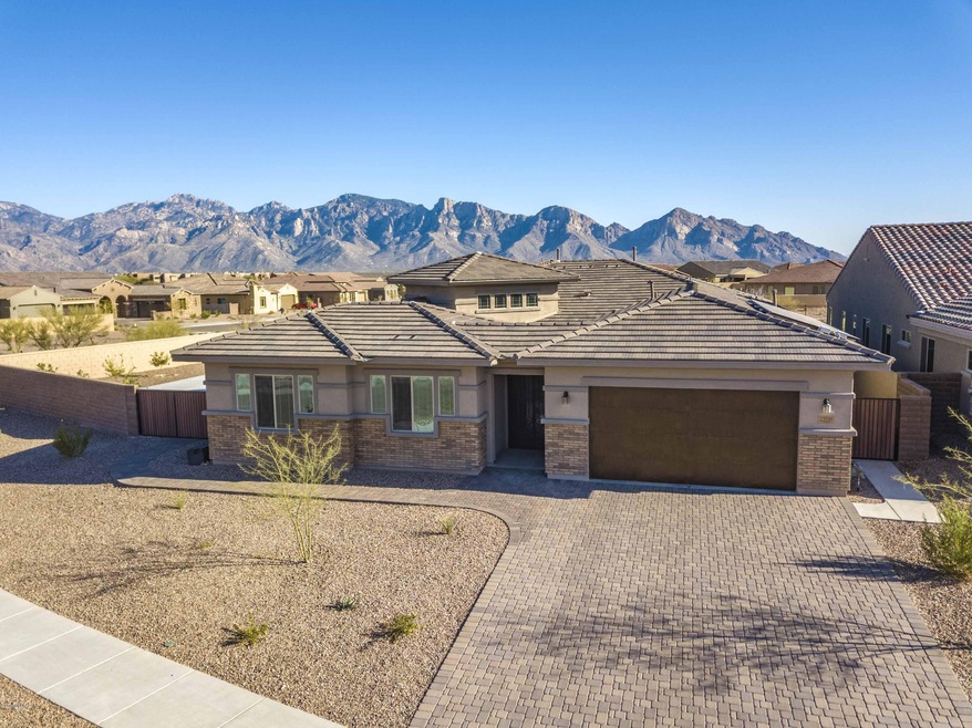 Gated Pinnacle at Center Pointe