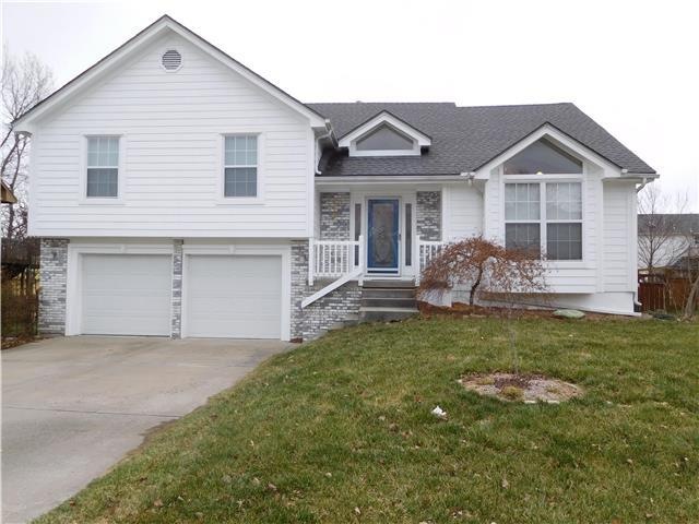 Yes! There is a 3 car garage!