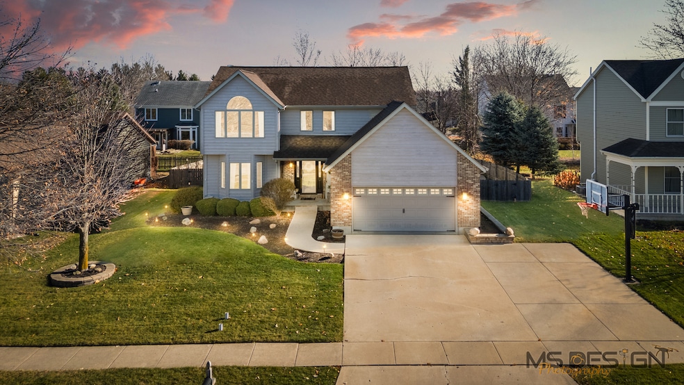 932 Foxpointe Dr, Sycamore, IL 60178 - photo 1