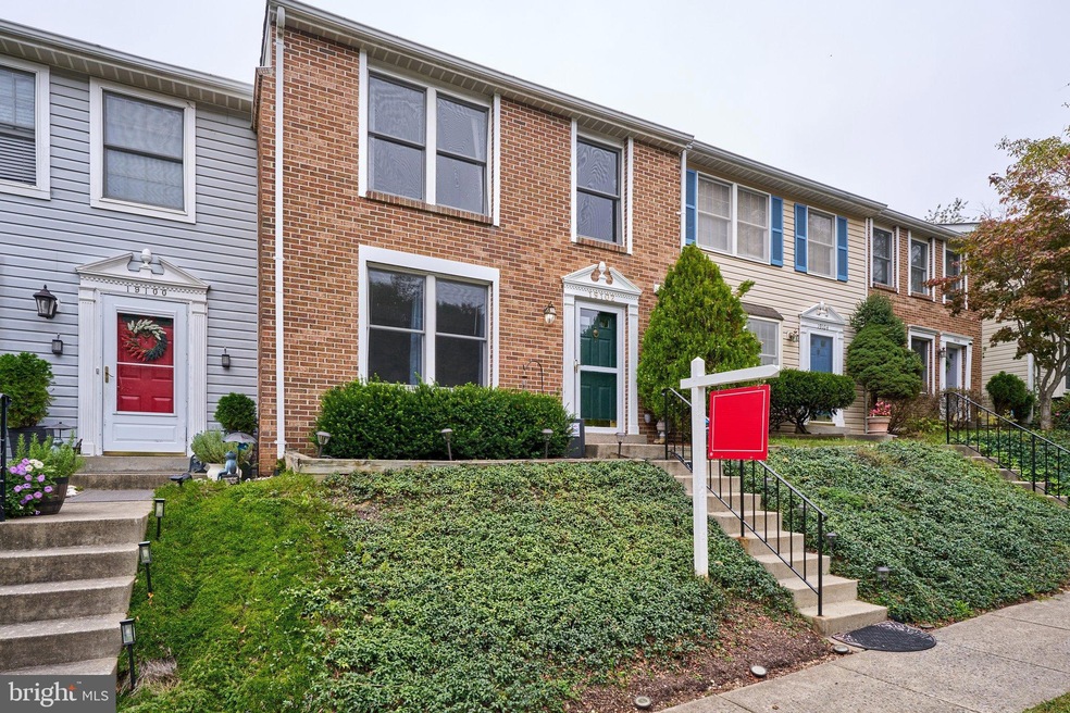 19102 Partridge Wood Dr, Germantown, MD 20874 - photo 1