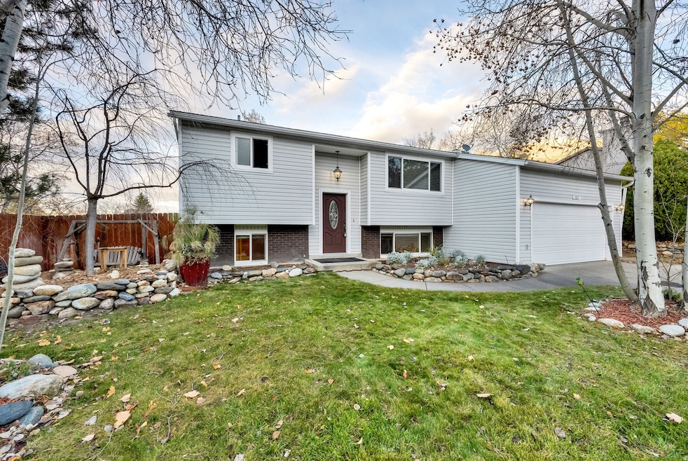 3217 E Nutree Dr, Cottonwood Heights, UT 84121 - photo 1