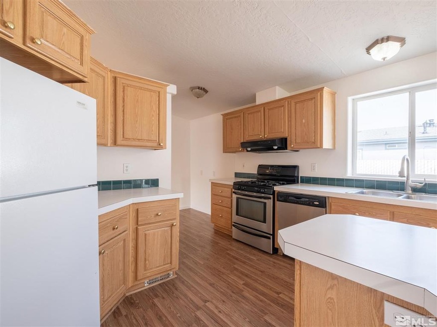 215 Glen Vista Dr, Dayton, NV 89403 - photo 1