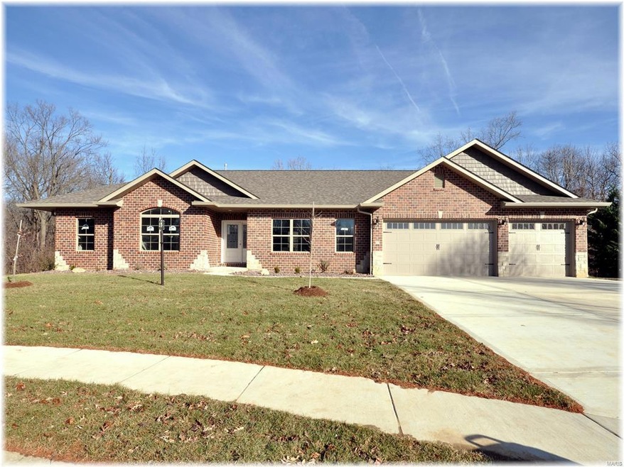 27 Fieldcrest Dr, Maryville, IL 62062 - photo 1