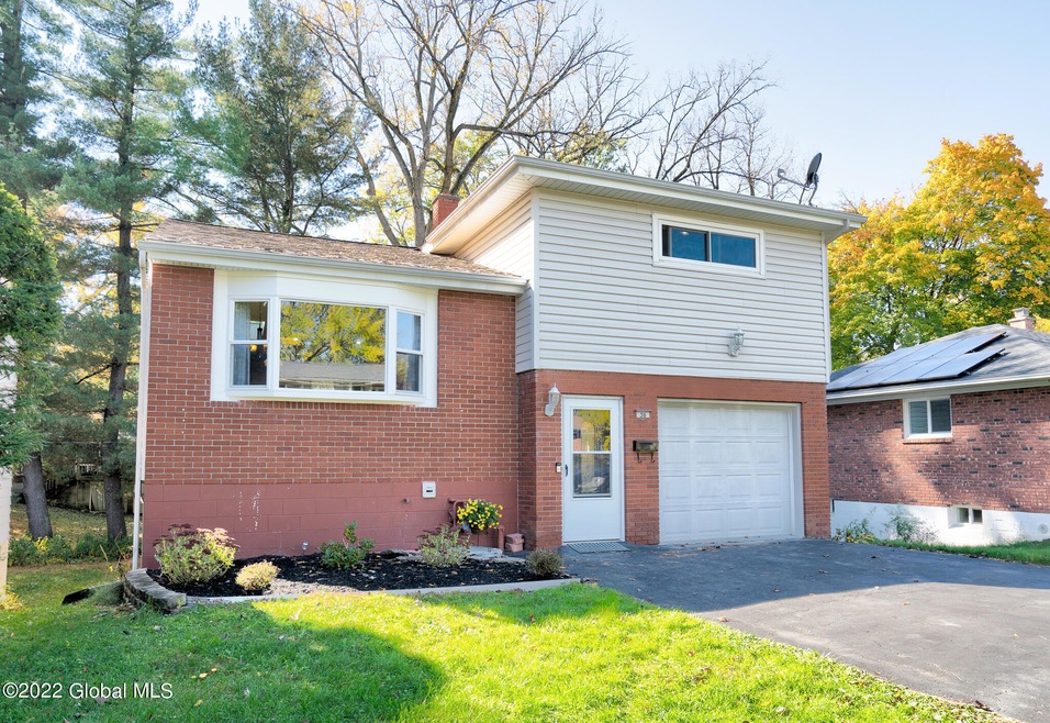 Sold $295,000 • Co-Listing Agent