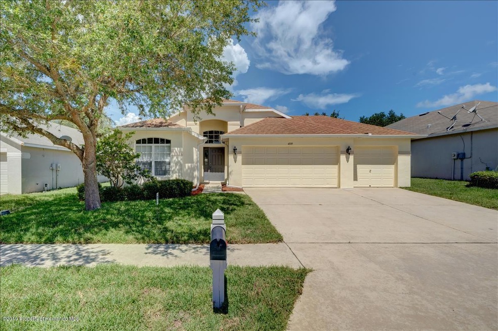 4339 Knollcrest-Front