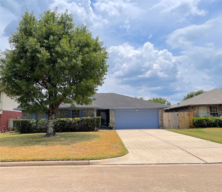 7835 Yellow Pine Dr, Houston, TX 77040 - photo 1