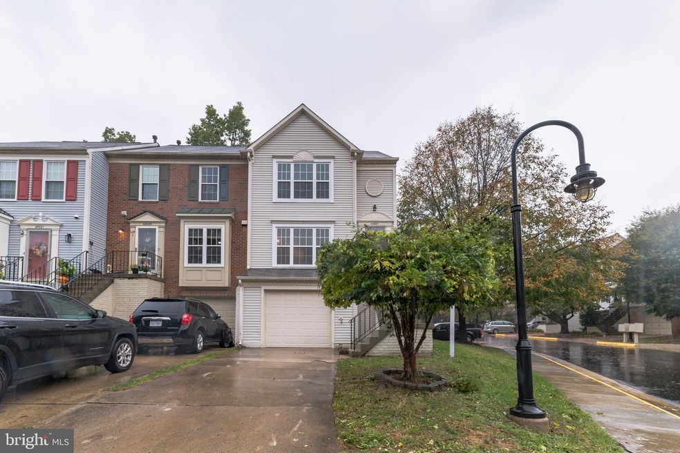 45597 Whitcomb Square, Sterling, VA 20166 - photo 1