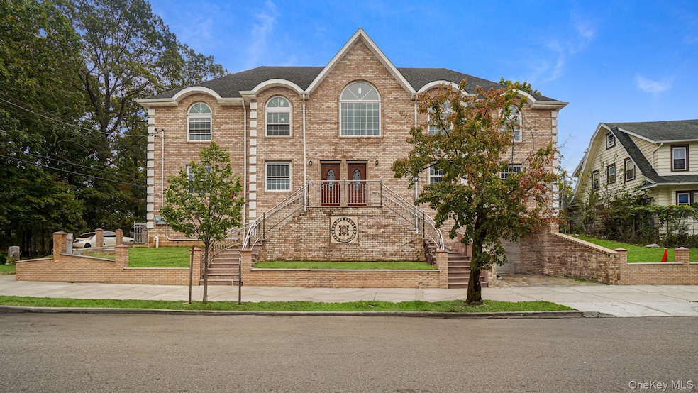 85-02 165th St, Jamaica, NY 11432 - photo 1