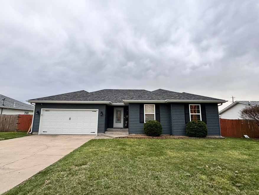 874 W Pearl St, Bolivar, MO 65613 - photo 1