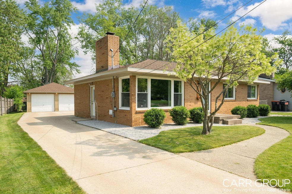 3-web-or-mls-1140-meadowlane-drive-se