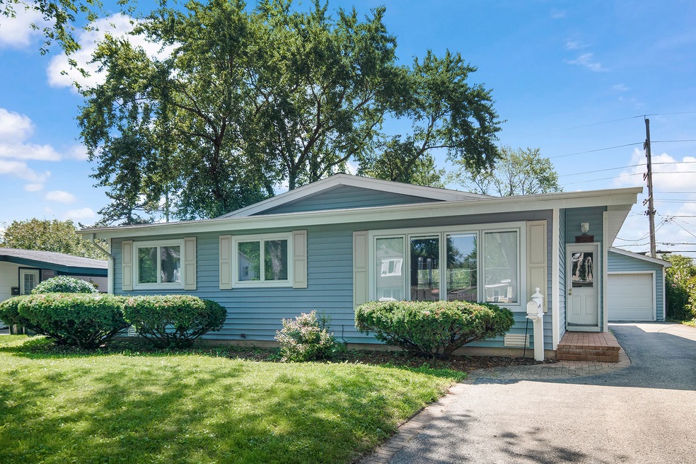 2305 Fulle St, Rolling Meadows, IL 60008 - photo 1