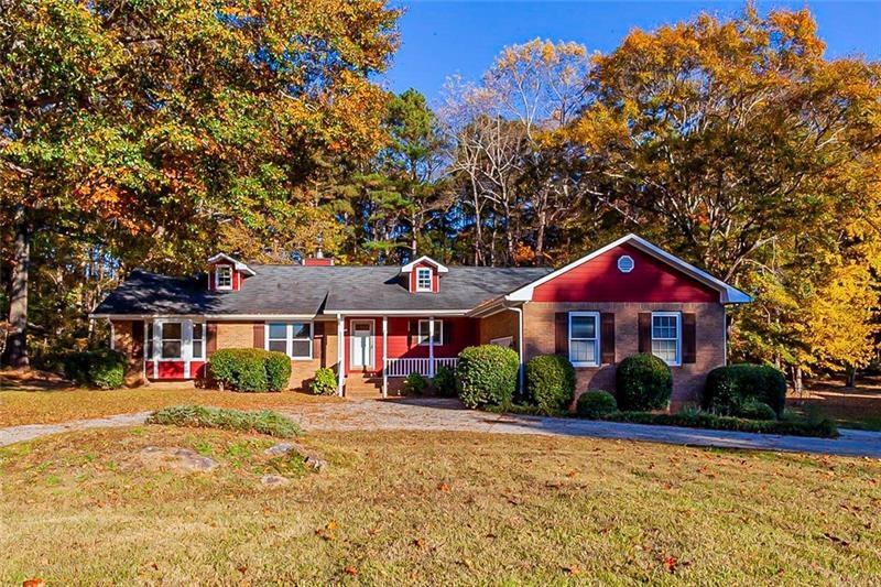 121 Hayes Cir, Rex, GA 30273 - photo 1