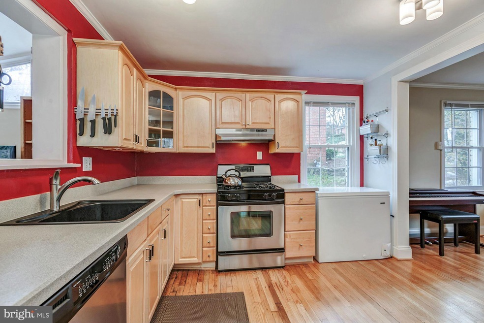 719 Upland Place, Alexandria, VA 22314 - photo 1