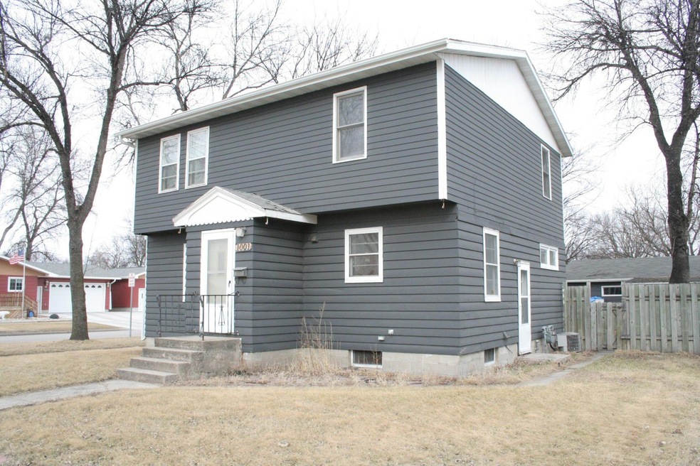 1001 S 12th St, Grand Forks, ND 58201 - photo 1