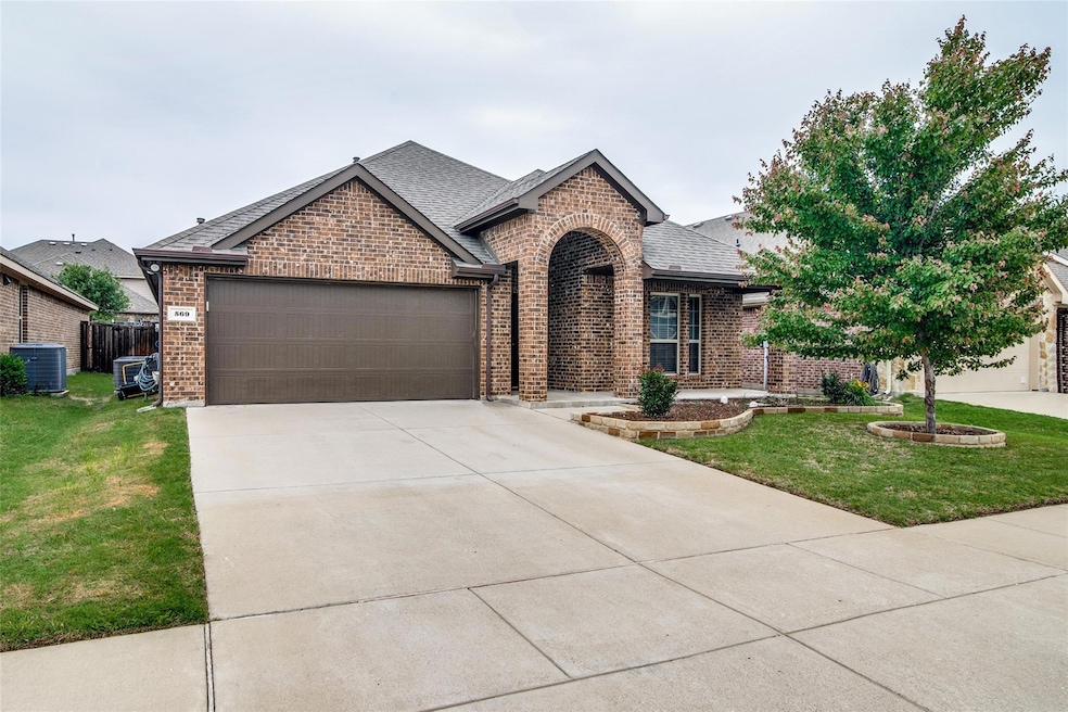 View of front of home featuring a front yard.