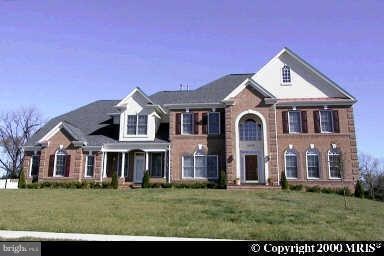 16531 Harbour Town Dr, Silver Spring, MD 20905 - photo 1