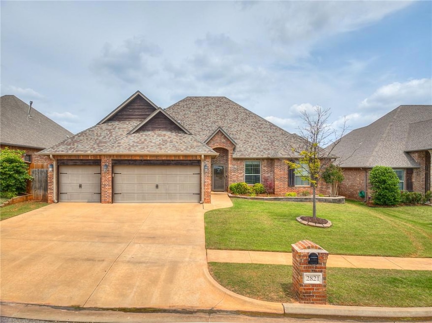 2821 SE 9th St, Moore, OK 73160 - photo 1