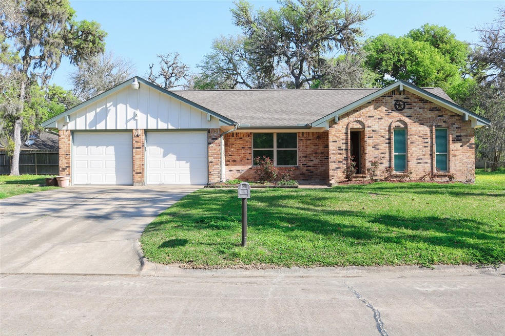 5314 Shady Oaks Ln, Friendswood, TX 77546 - photo 1