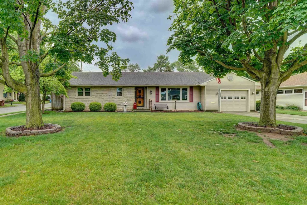 923 E 1st St, Auburn, IN 46706 - photo 1