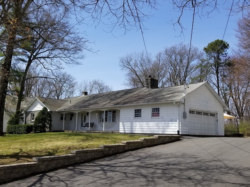 41 Roosevelt St, Hadley, MA 01035 - photo 1