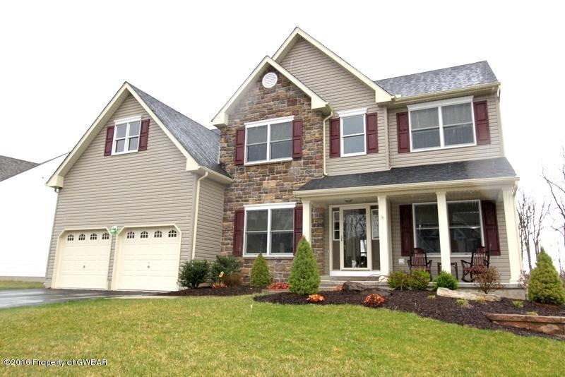 120 Fairway Dr, Drums, PA 18222 - photo 1