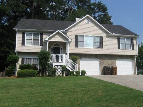 Beautiful split foyer home with bonus room and ext