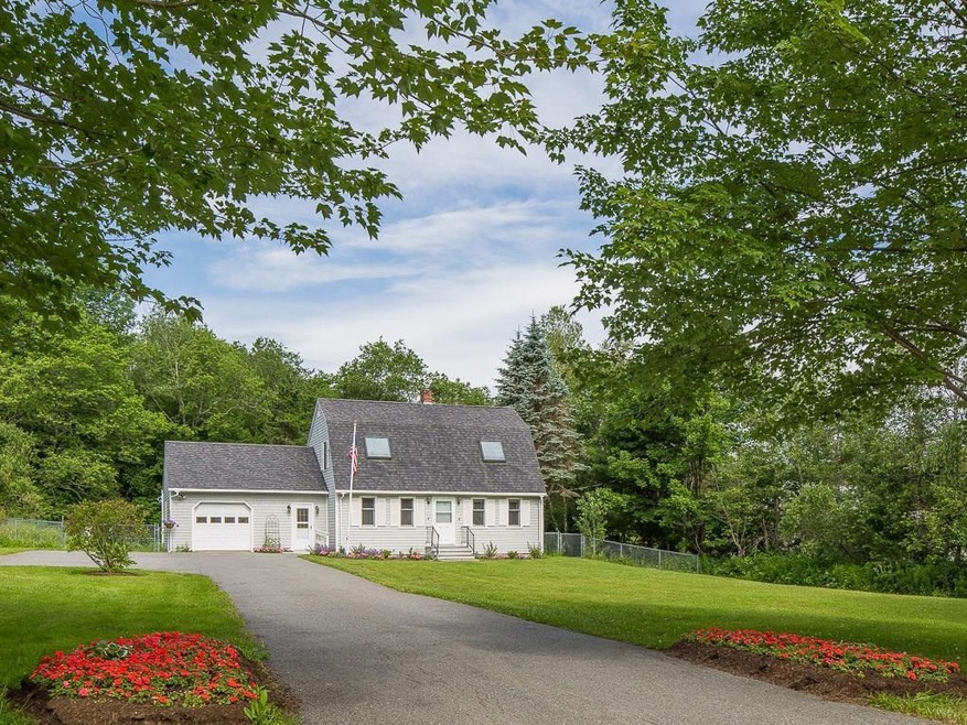7 Hoffses Drive is a classic Cape...